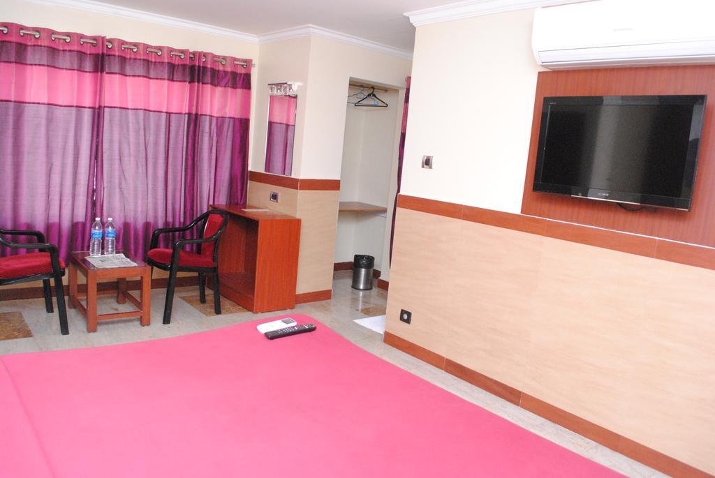 Отель Everestparkresidency Tiruchirappalli Номер фото